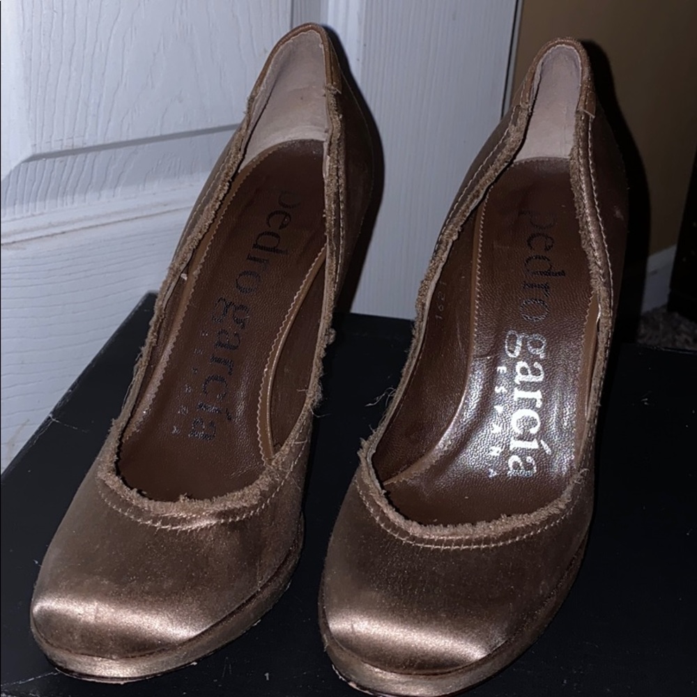 Satin Pedro Garcia pumps size 35.5 (51/2)